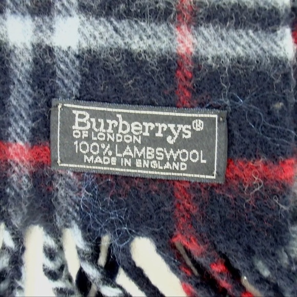 Burberrys Lambswool Scarf - Picture 6 of 6